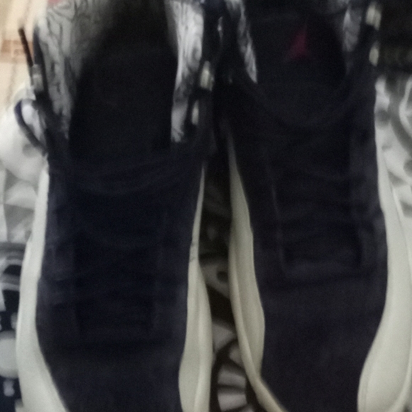 Nikes - Picture 2 of 2